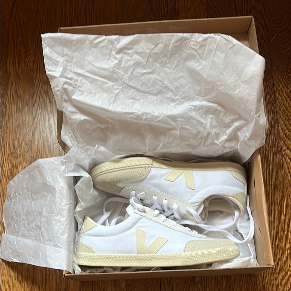 Veja White and Cream Sneakers